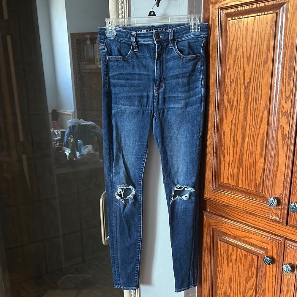 American Eagle Women's Blue Distressed Jeans